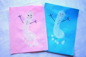 How to Make a Footprint Snowman